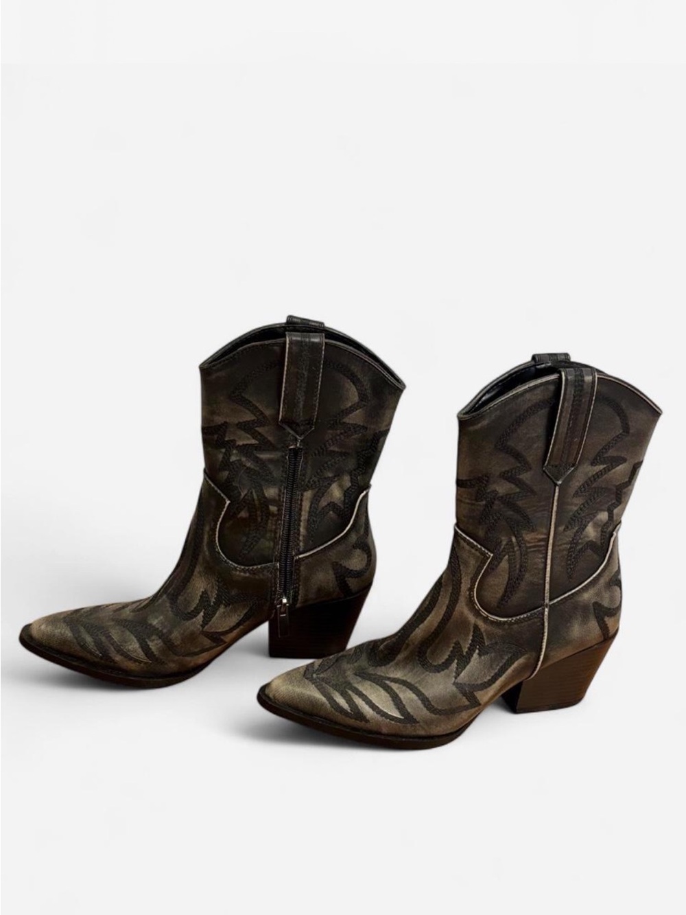 Western Ankle Boots in black with Embroidered Detail